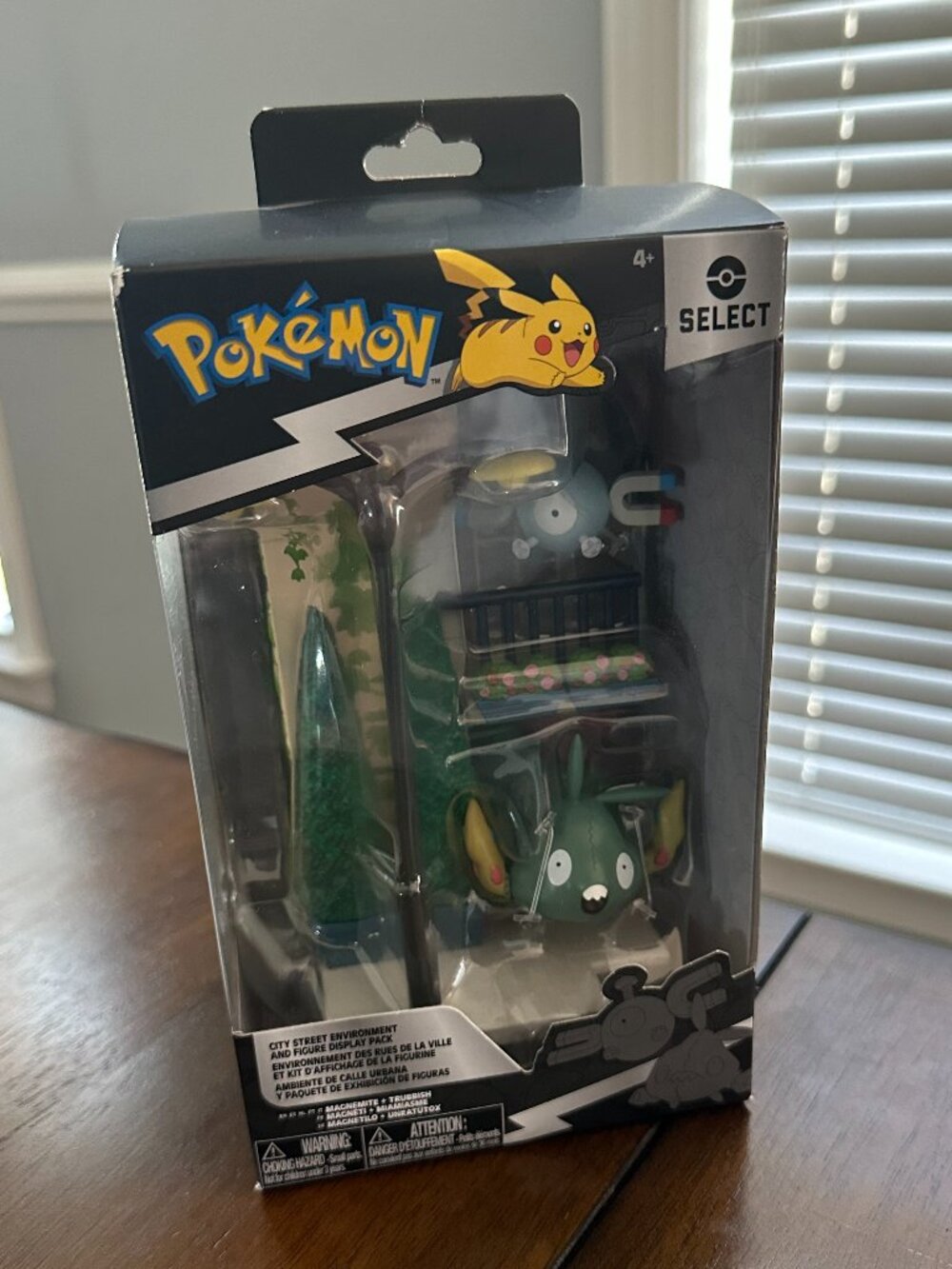 Pokémon Select City Street Environment Pack w/ Magnemite and Trubbish - Series 5